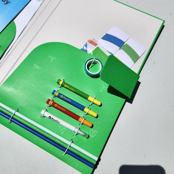 NEW KiwiCo Kiwi Co. Fold & Play Fliers Paper Airplanes Stem Toys Science Kit Exp - Picture 6 of 14